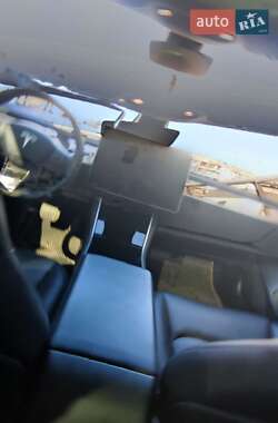 Седан Tesla Model 3 2020 в 