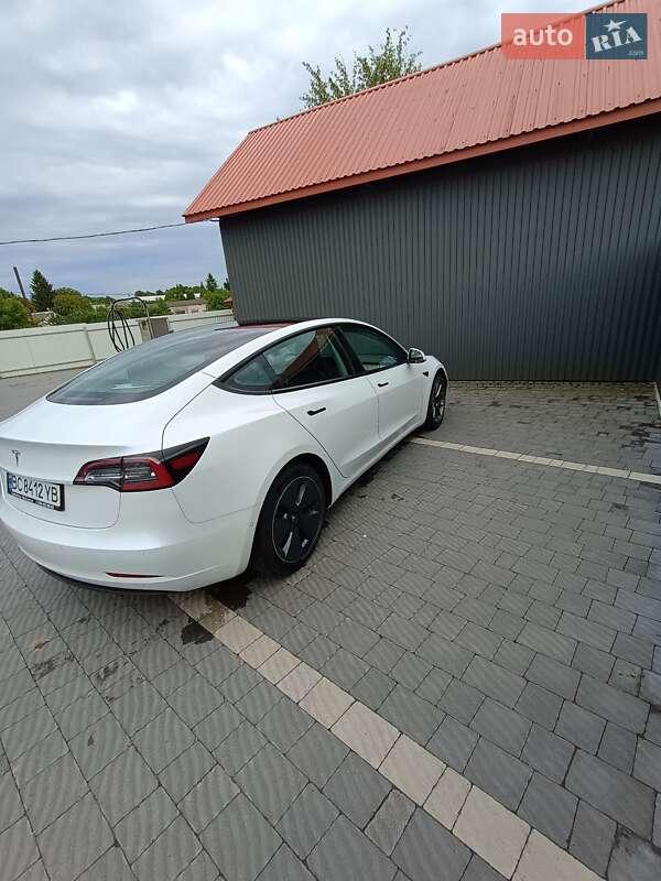 Седан Tesla Model 3 2021 в Львові