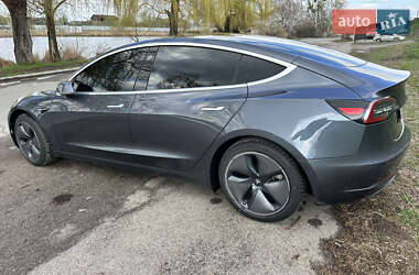 Седан Tesla Model 3 2019 в 