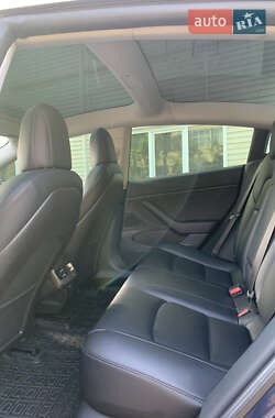 Седан Tesla Model 3 2019 в Львове