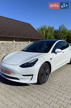 Седан Tesla Model 3 2021 в 