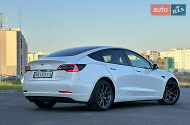 Седан Tesla Model 3 2021 в 