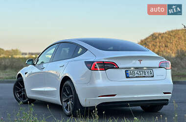Седан Tesla Model 3 2021 в 