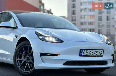 Седан Tesla Model 3 2021 в 