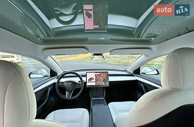 Седан Tesla Model 3 2021 в 