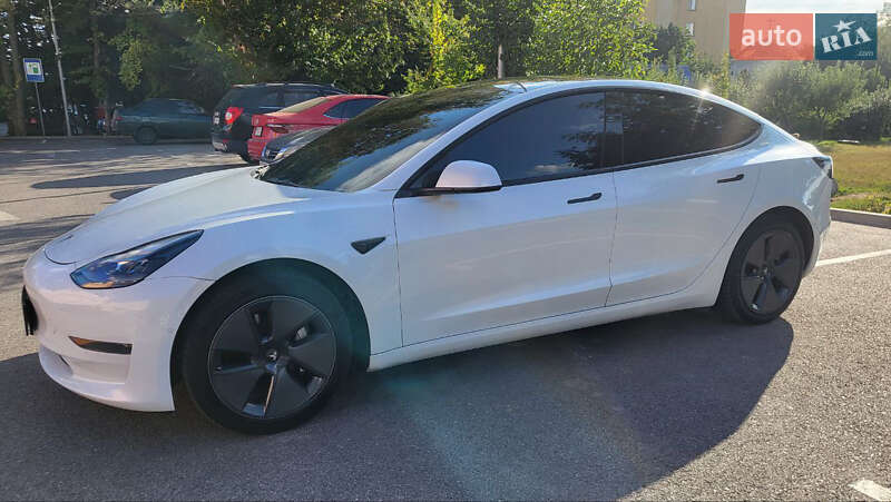 Седан Tesla Model 3 2021 в Вінниці