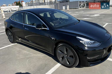 Седан Tesla Model 3 2020 в 