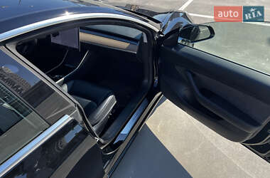Седан Tesla Model 3 2020 в 
