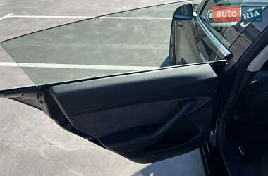 Седан Tesla Model 3 2020 в 