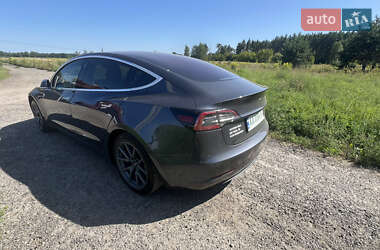 Седан Tesla Model 3 2017 в 
