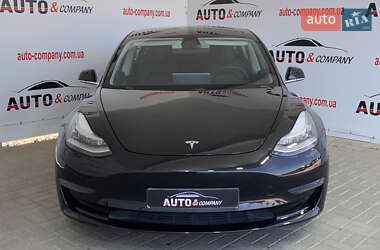 Седан Tesla Model 3 2020 в 