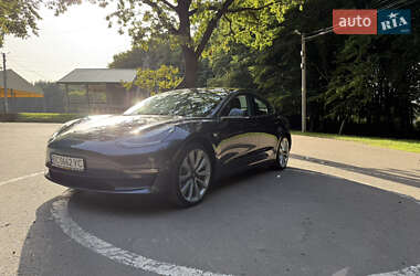 Седан Tesla Model 3 2019 в 
