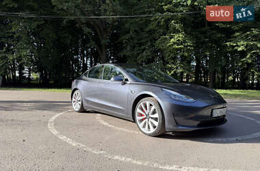 Седан Tesla Model 3 2019 в Львове