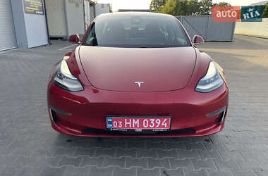 Седан Tesla Model 3 2020 в 