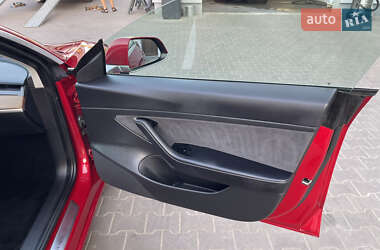 Седан Tesla Model 3 2020 в 