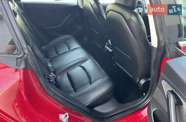 Седан Tesla Model 3 2020 в 