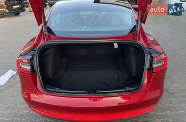 Седан Tesla Model 3 2020 в 