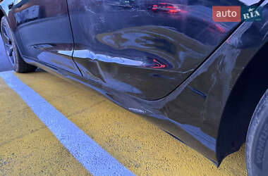 Седан Tesla Model 3 2023 в 