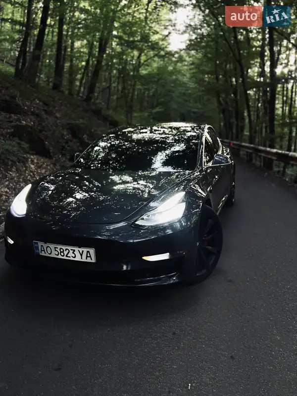 Tesla Model 3 2020