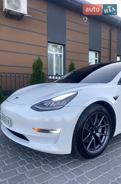 Седан Tesla Model 3 2020 в 