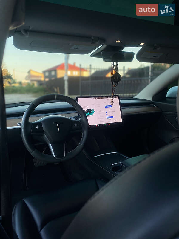 Седан Tesla Model 3 2020 в Вінниці