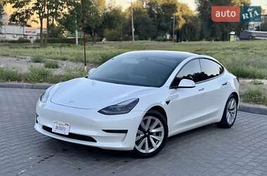 Седан Tesla Model 3 2021 в 