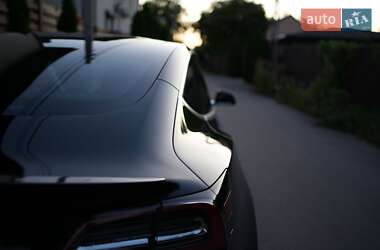 Седан Tesla Model 3 2020 в 
