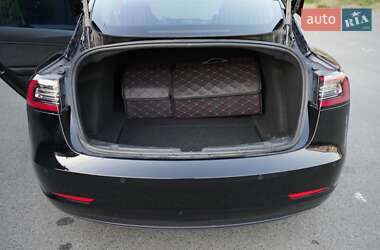 Седан Tesla Model 3 2020 в 
