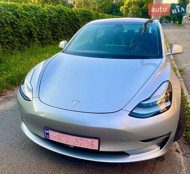 Седан Tesla Model 3 2018 в 