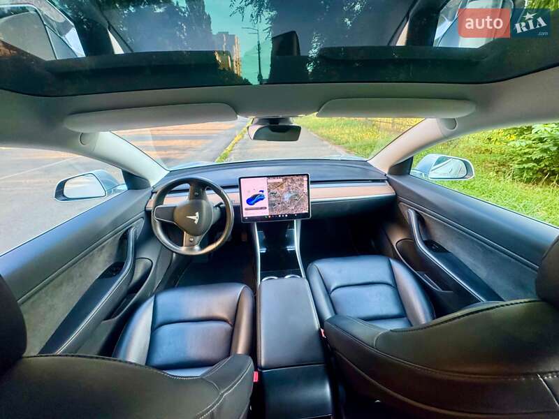 Седан Tesla Model 3 2018 в Києві