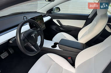 Седан Tesla Model 3 2019 в 