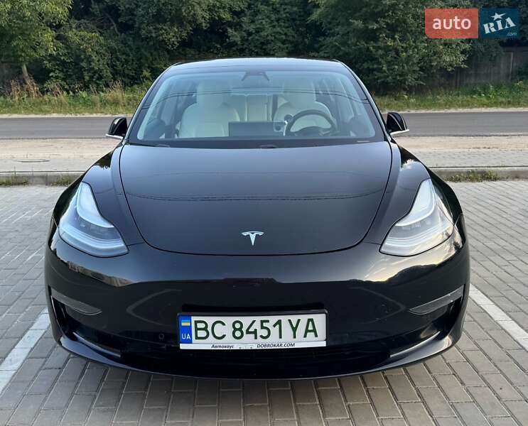 Tesla Model 3 2019