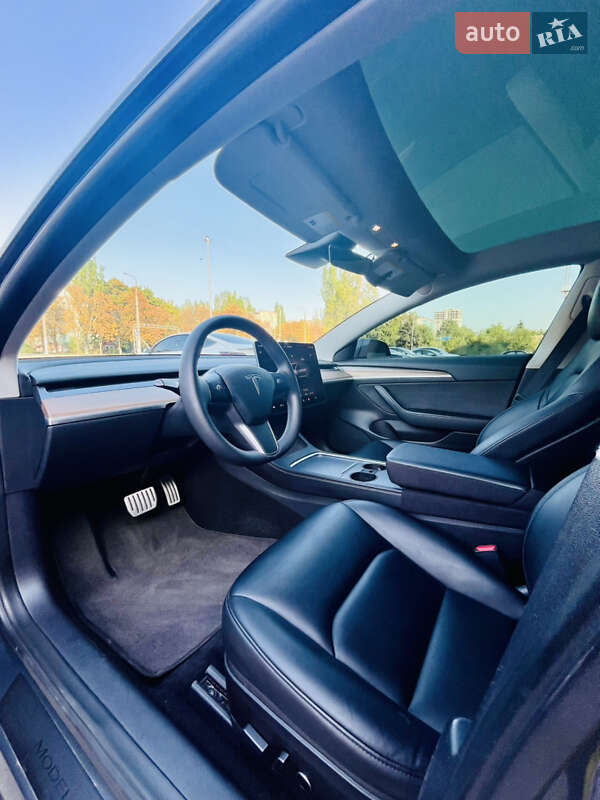Седан Tesla Model 3 2022 в Запорожье