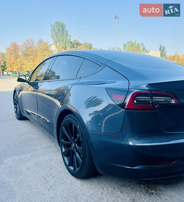 Седан Tesla Model 3 2022 в Запорожье