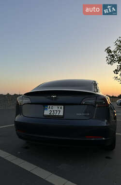 Седан Tesla Model 3 2020 в 