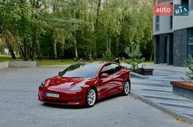 Седан Tesla Model 3 2021 в 