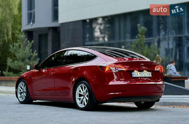 Седан Tesla Model 3 2021 в 
