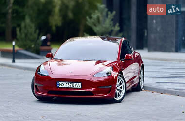 Седан Tesla Model 3 2021 в 