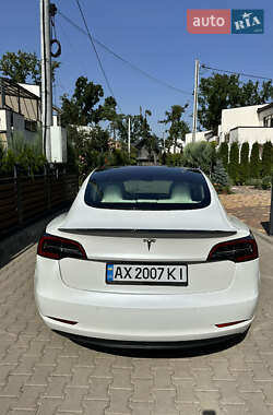 Седан Tesla Model 3 2019 в 