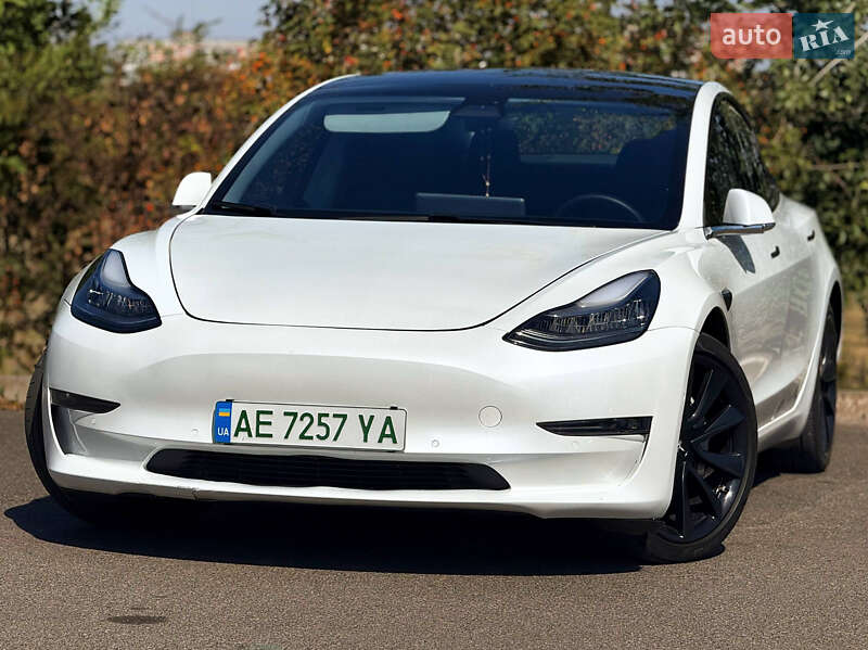 Tesla Model 3 2020