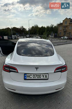 Седан Tesla Model 3 2020 в 