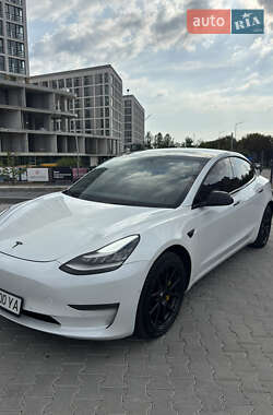 Седан Tesla Model 3 2020 в 