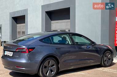 Седан Tesla Model 3 2023 в 