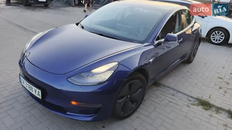 Tesla Model 3 2020