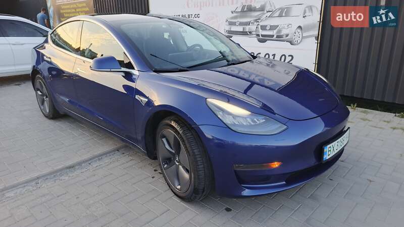 Седан Tesla Model 3 2020 в Шепетовке