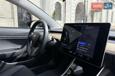 Седан Tesla Model 3 2018 в 