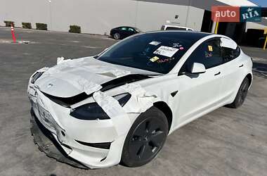 Седан Tesla Model 3 2021 в 