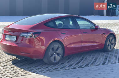Седан Tesla Model 3 2022 в 