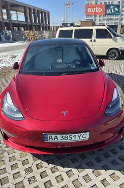 Седан Tesla Model 3 2022 в 
