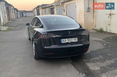 Седан Tesla Model 3 2020 в 